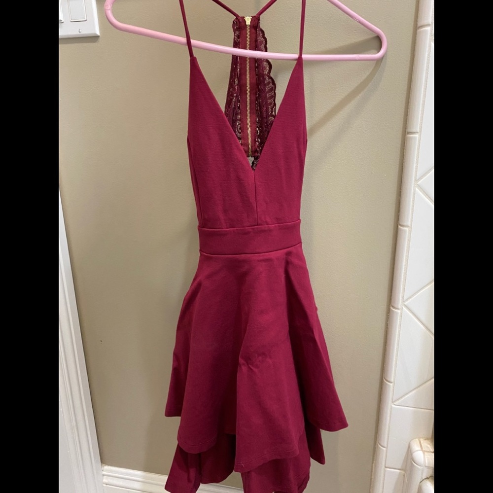 Lulu’s maroon dress